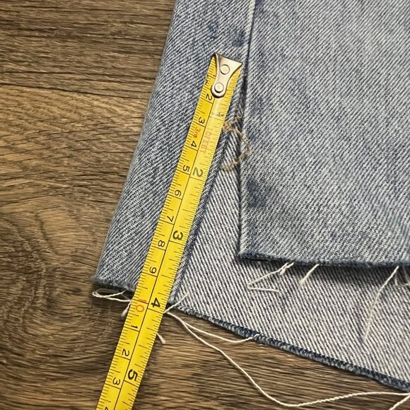 AGOLDE Cut-Off Jean Shorts in 'Fall Out' Blue Size 30 - Picture 8 of 12